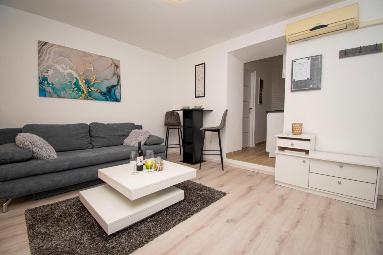 Oasis Apartment Pula Exterior foto